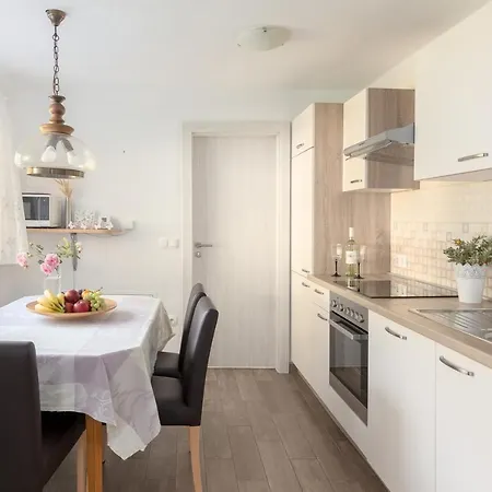 Apartment Fine Slovenia *